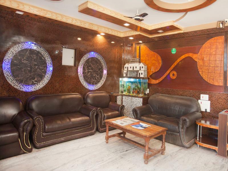 Oyo 343 Pop Life Hotel Banke Extérieur photo