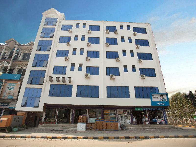 Oyo 343 Pop Life Hotel Banke Extérieur photo