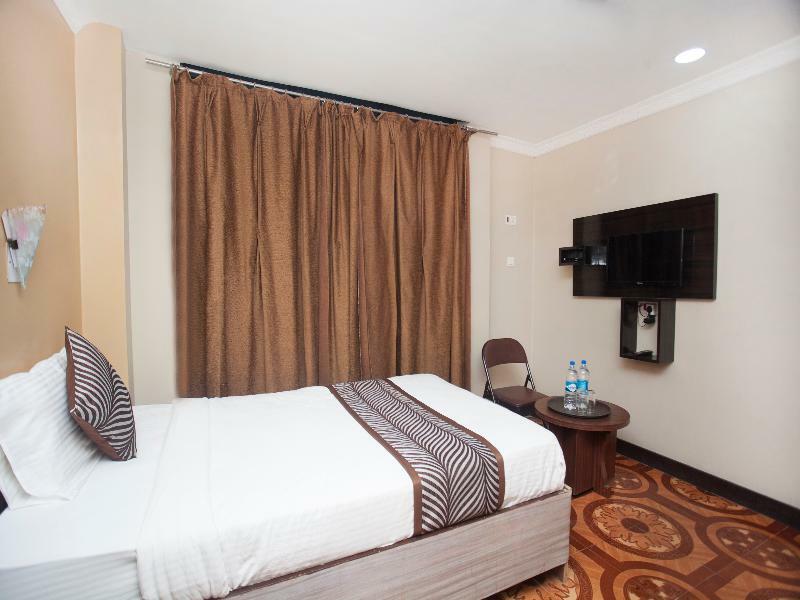 Oyo 343 Pop Life Hotel Banke Extérieur photo