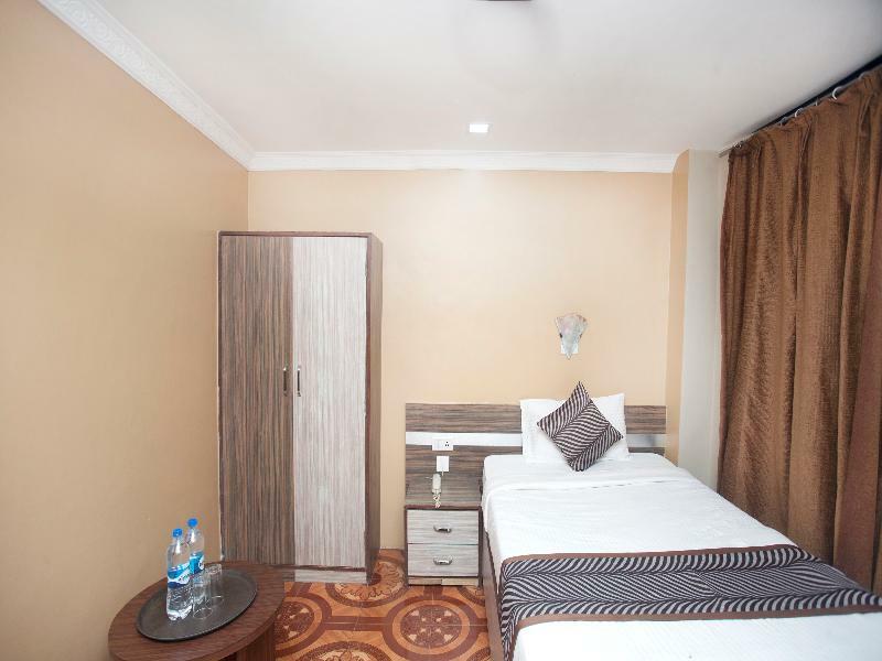 Oyo 343 Pop Life Hotel Banke Extérieur photo