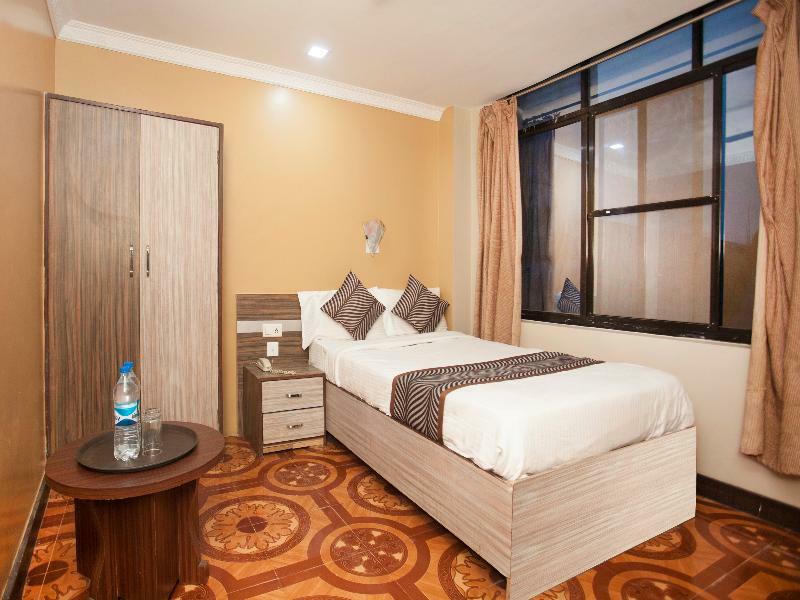 Oyo 343 Pop Life Hotel Banke Extérieur photo
